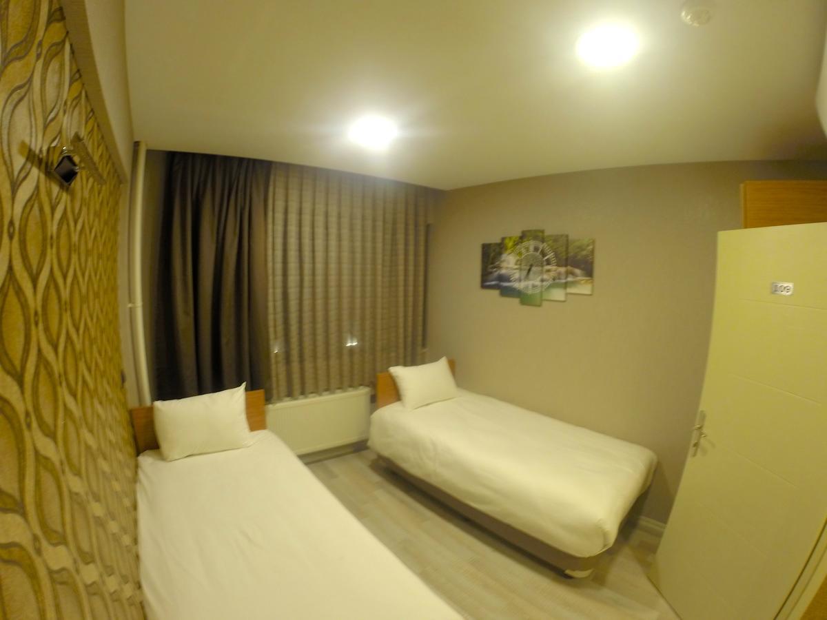 Otel Okur